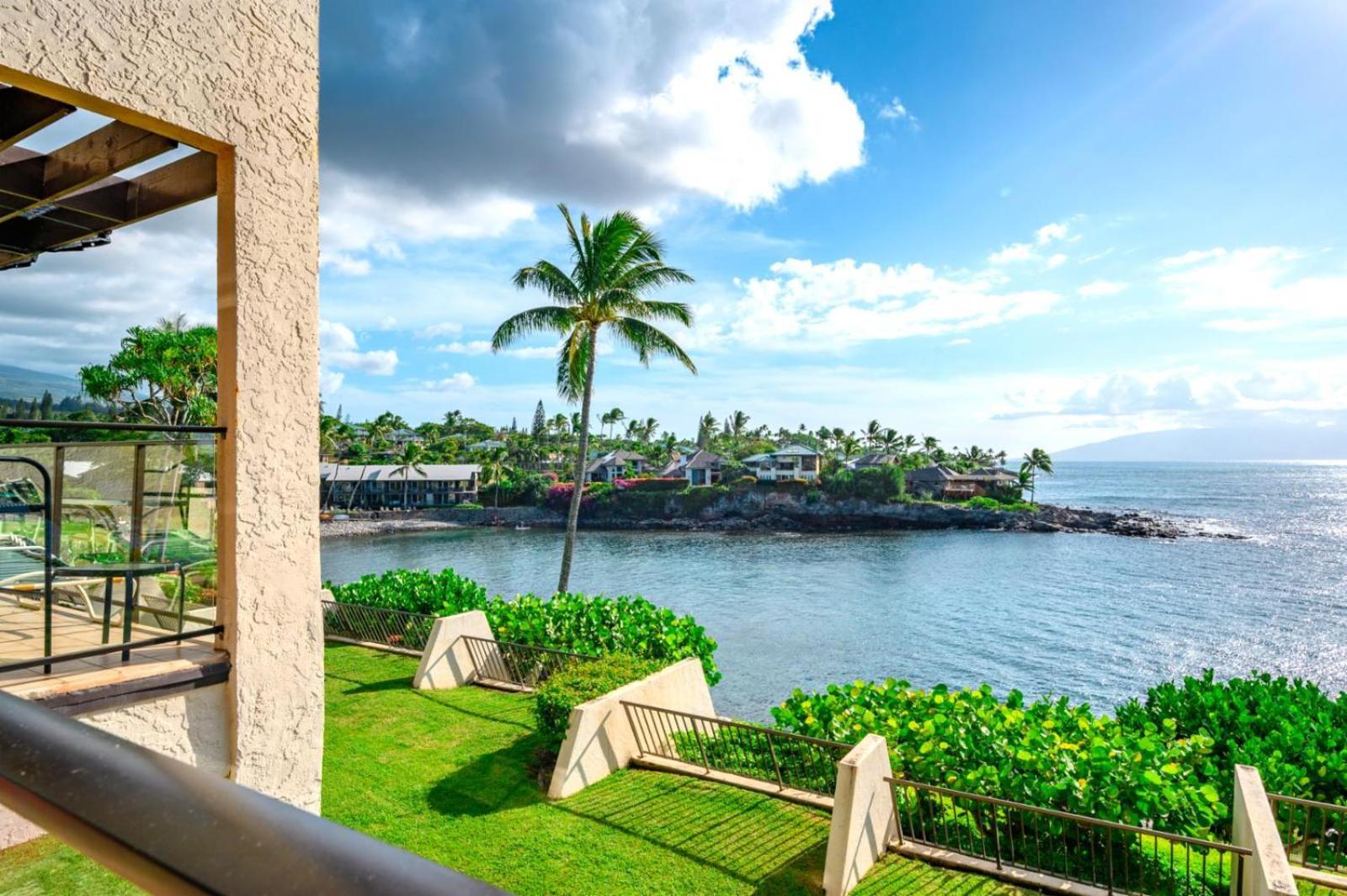 Kbm Resorts Free Car Napili Point Nap-C18 Ocean Front Spacious Villa Капалуа Екстериор снимка