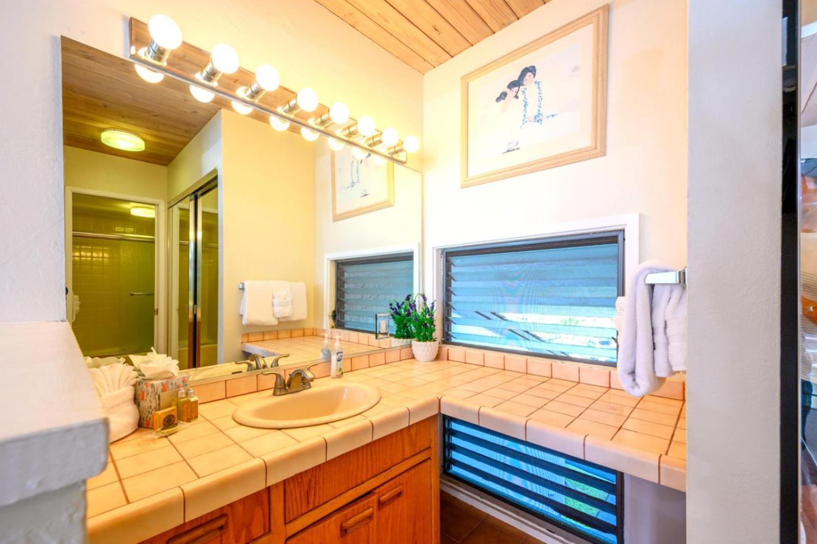 Kbm Resorts Free Car Napili Point Nap-C18 Ocean Front Spacious Villa Капалуа Екстериор снимка